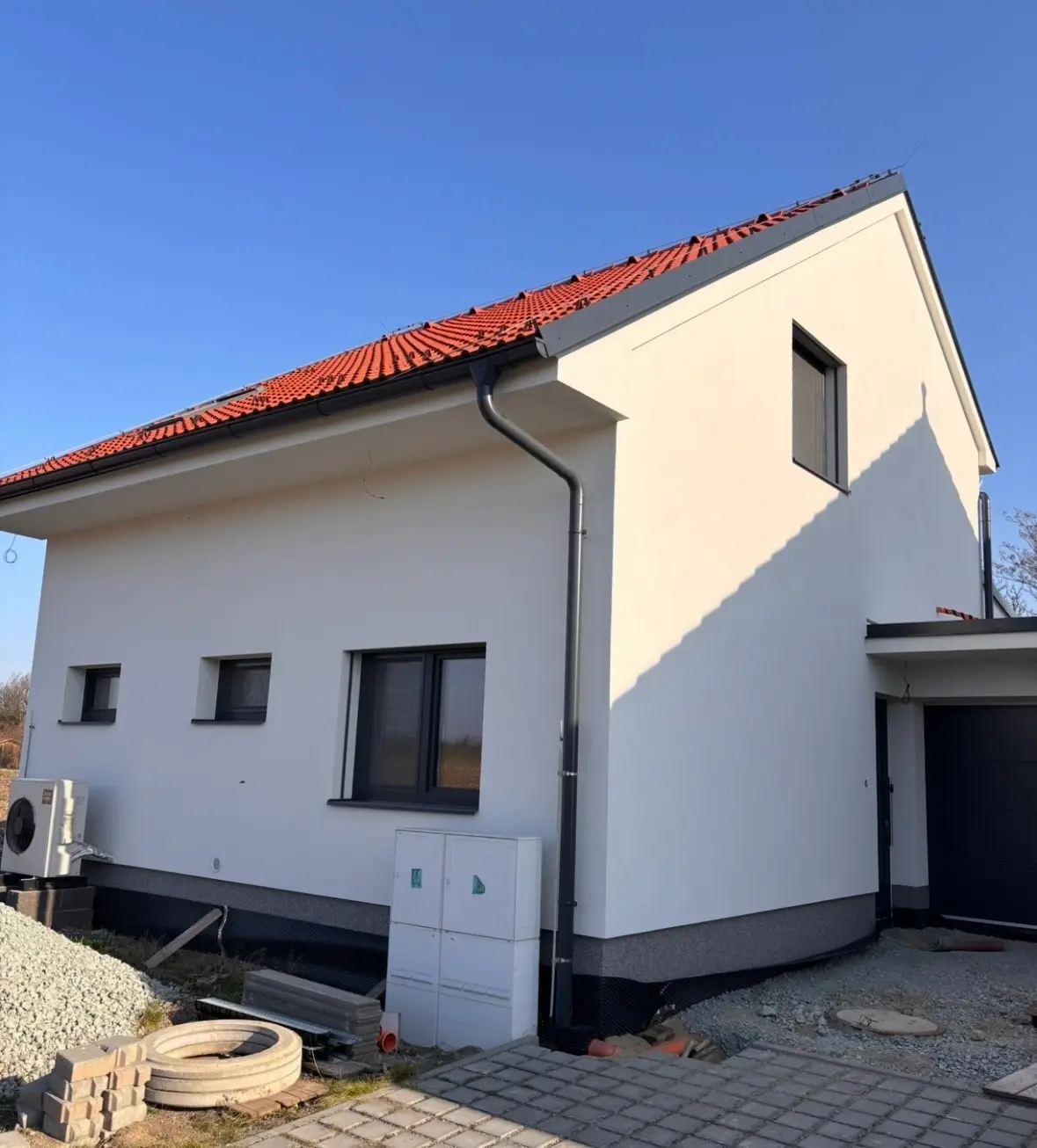 Fasády rodinných domů v Hruškách